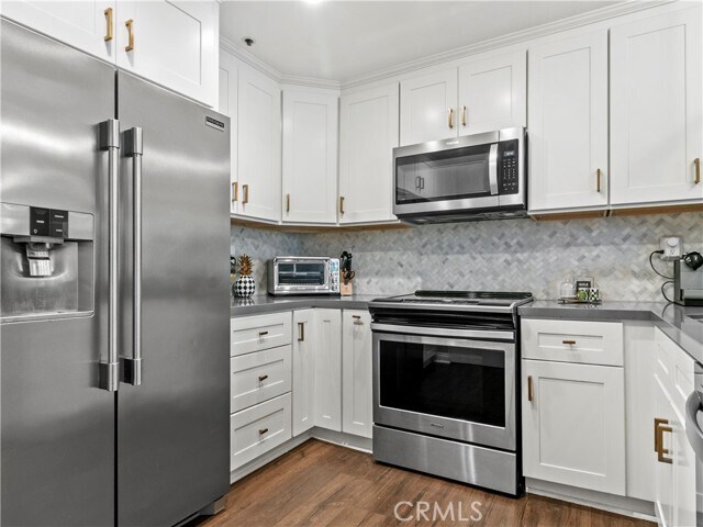 Building Photo - 210 Lille Ln