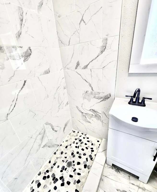 Building Photo - 1910 E 12th St