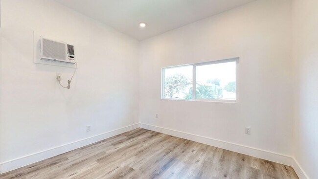 Building Photo - 5869 Dauphin Ave