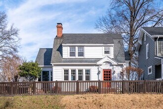Building Photo - Standout 3-bed, 1.5-bath 1930s Richmond home full of vintage charm