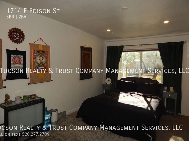 Building Photo - 1714 E Edison St