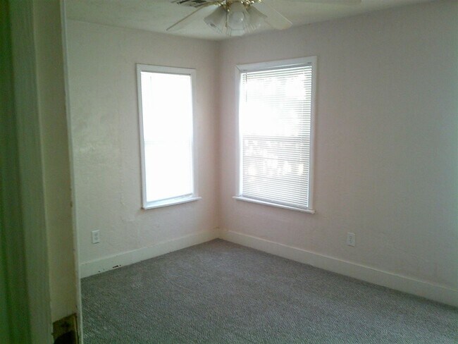 Building Photo - 1801 NW Bell Ave