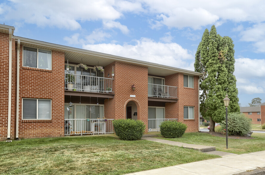 Delbrook Manor Apartments - 520 Breezewood Ct Mechanicsburg PA 17050 ...