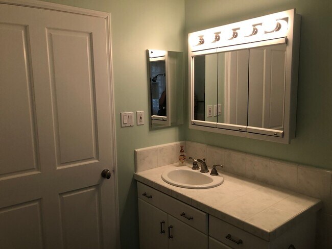 Building Photo - COMING SOON! Beautiful Home near Warner Brothers Studio! AVAILABLE 6/10/2026