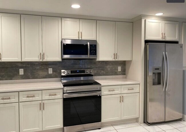 Building Photo - 0 Upton Rd