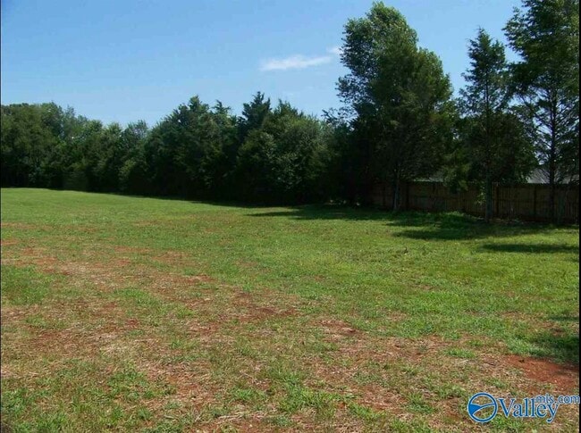Building Photo - 127 Hedge Ln