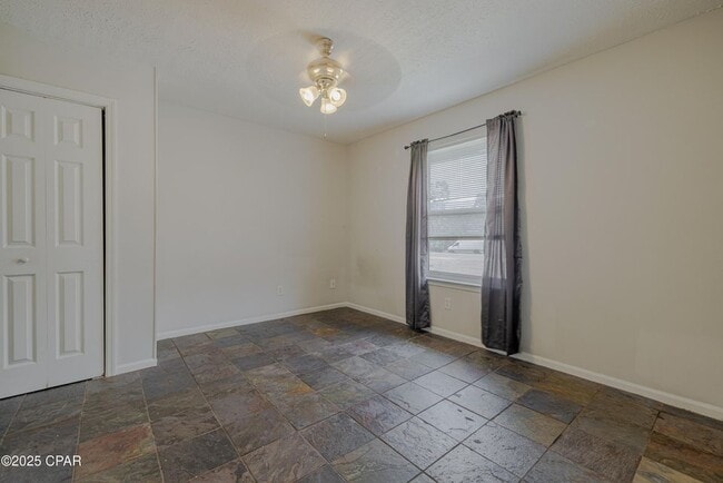 Building Photo - 7813 N Lagoon Dr