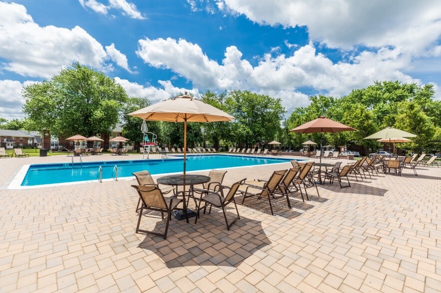 Nieuw Amsterdam Village Old Bridge, NJ Apartment Finder