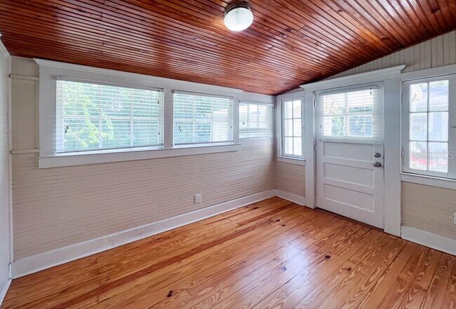 Building Photo - 115 NW 7th Terrace