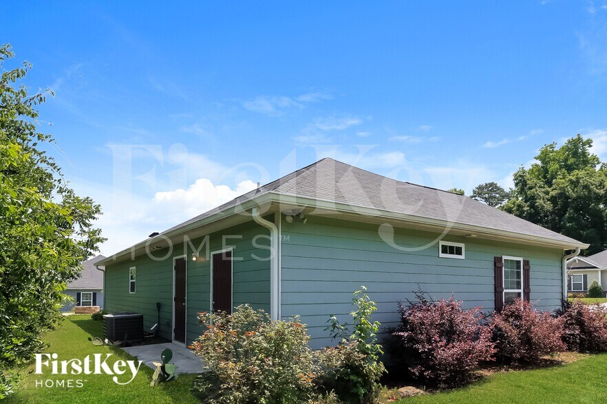 Building Photo - 8409 Military Wy