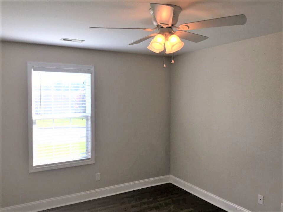 Building Photo - 6515 Mission Springs Ln