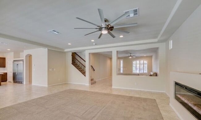 Building Photo - Bright & Spacious 5-Bedroom Home with 3-Car Garage in 89141