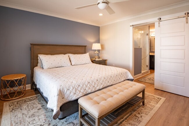 Building Photo - PERFECT BEACH GETAWAY - AVAILABLE MID-DECE...