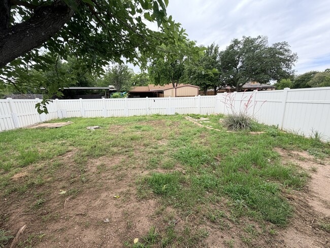 Building Photo - 3225 Southland Blvd