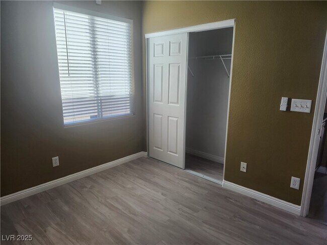 Building Photo - 5154 Walbrook Ln