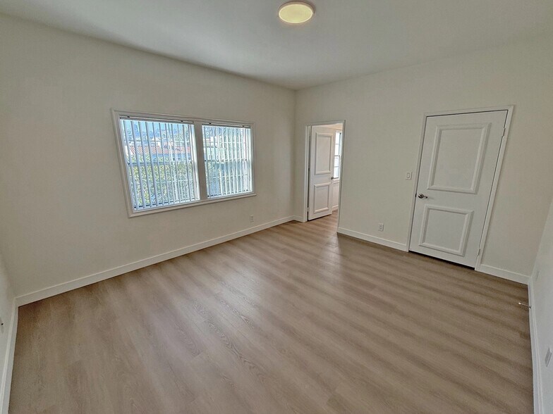 Building Photo - 912 Croft Ave