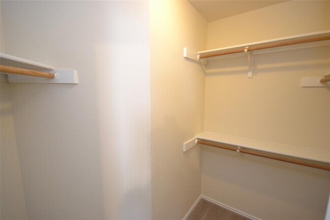 Building Photo - 605 Elder Way