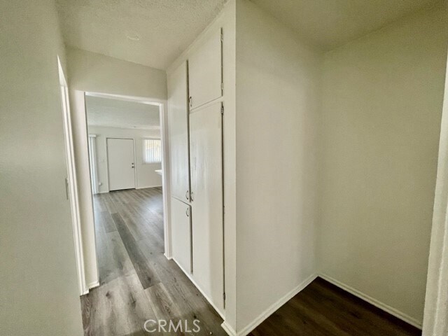 Building Photo - 685 E Vista Chino