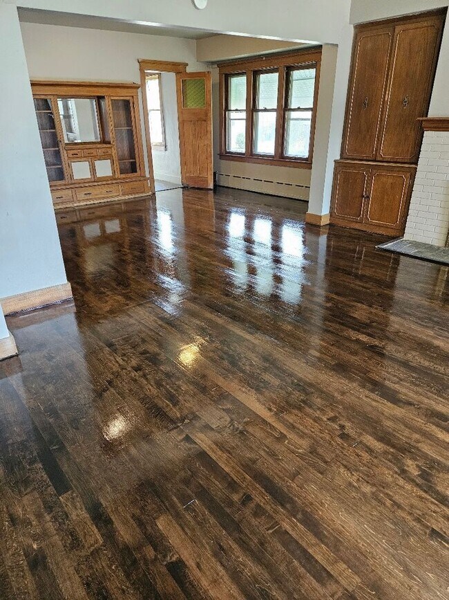 Building Photo - 2902-2904 N 40th st