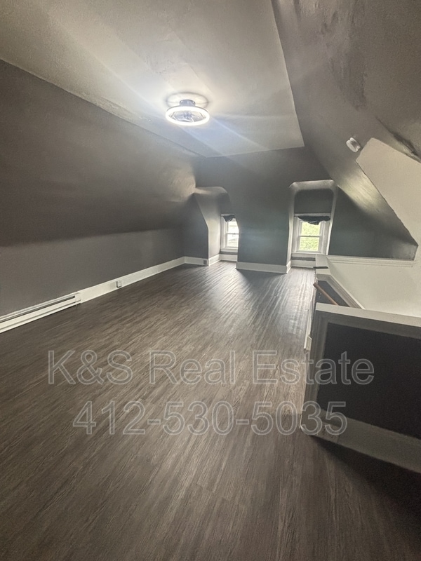 Building Photo - 5227 Clarwin Ave