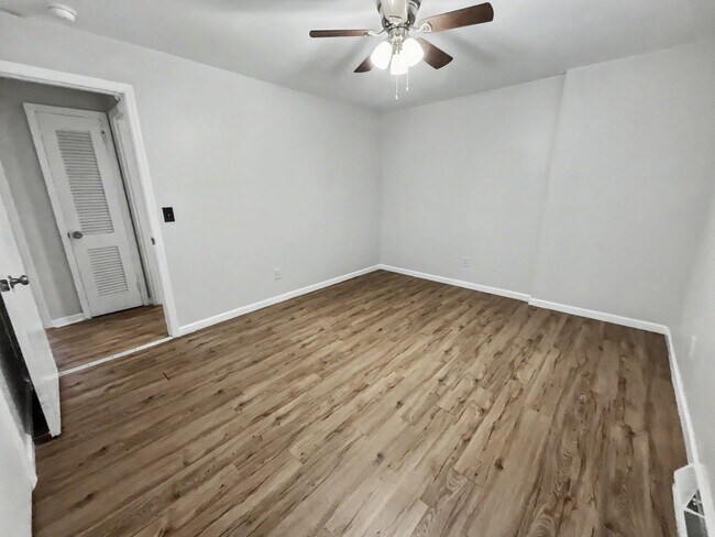 Building Photo - 1813 Walker Ave