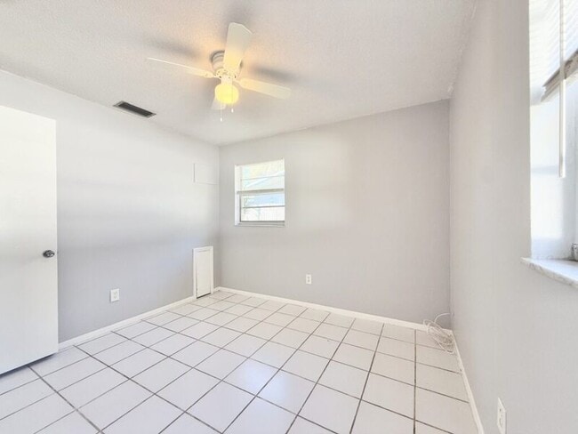 Building Photo - 972 San Christopher Dr