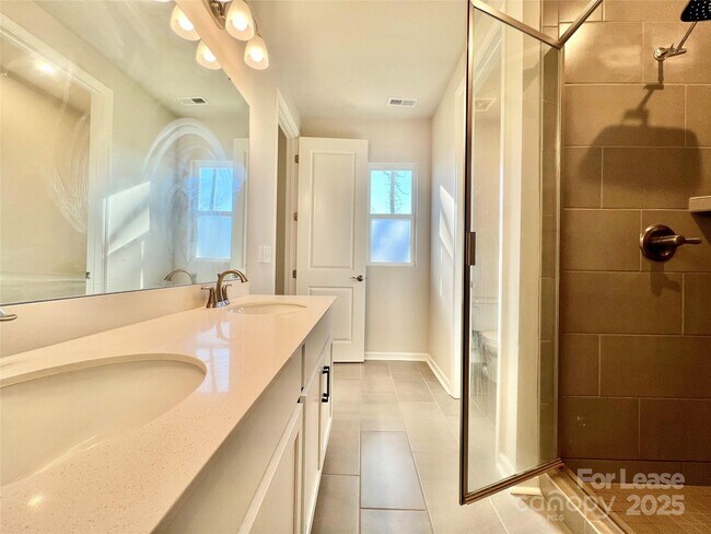 Building Photo - 5348 Somerset Hill Ln