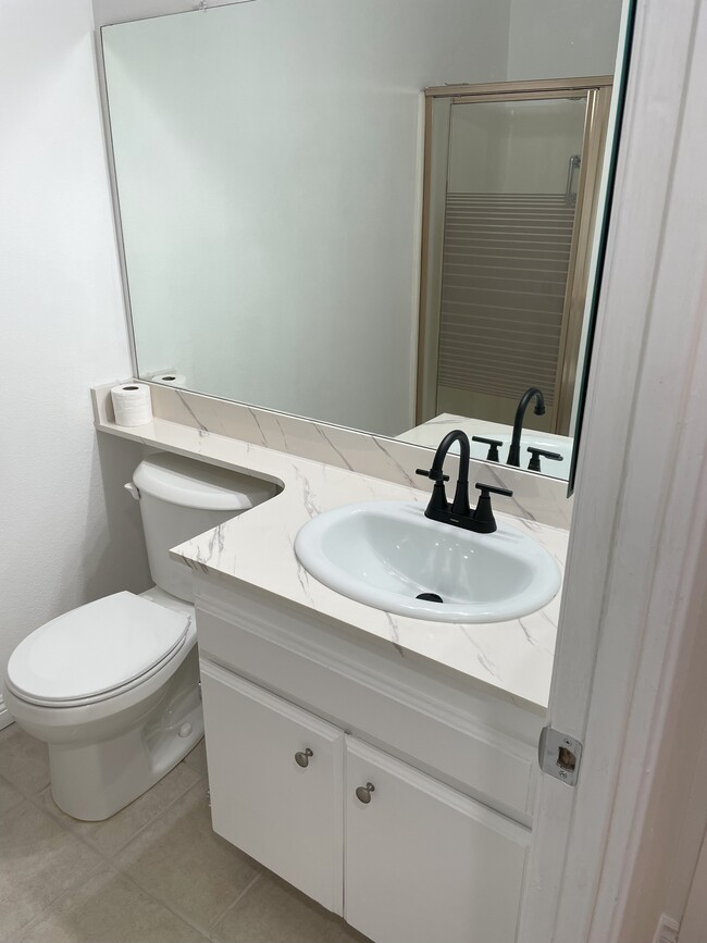 guest bathroom - 7962 Arly Ct