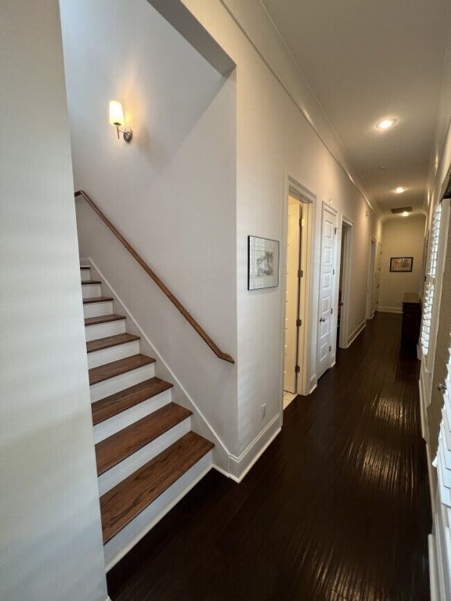 Building Photo - Luxury 4BR Home in Americana | 11 Ft Ceilings, Courtyard Living & Furnished Option