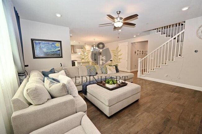 Building Photo - 1439 E Via Albero Dr