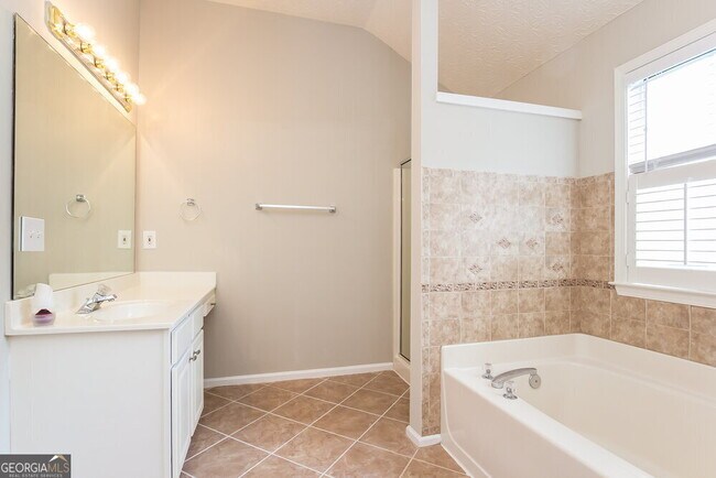 Building Photo - 2159 Caneridge Dr