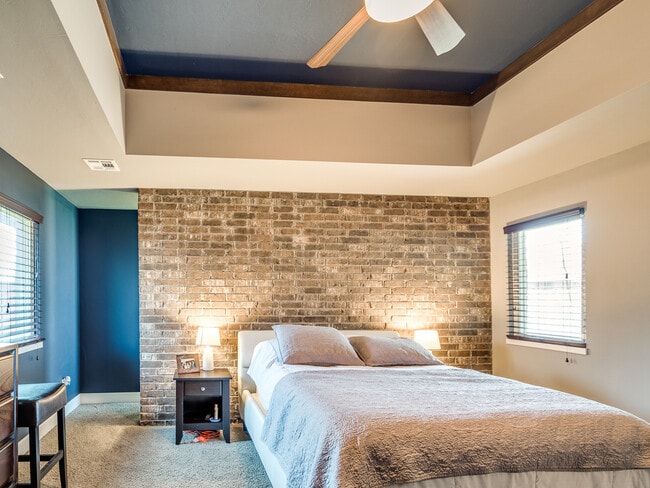 Building Photo - Modern 3 Bedroom with  Lofted Office - All...