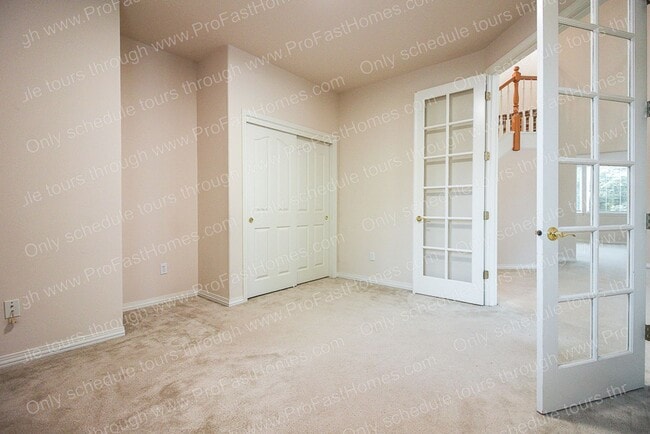 Building Photo - 16107 SE Bybee Ct