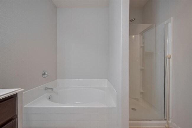 Building Photo - 38319 Miranda Ln