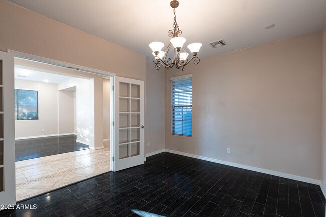 Building Photo - 453 W Lantana Pl