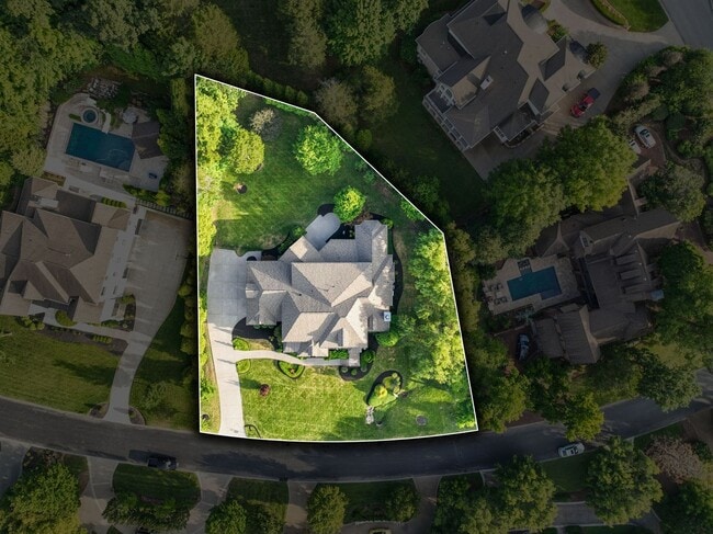 Building Photo - 3 Crooked Stick Ln