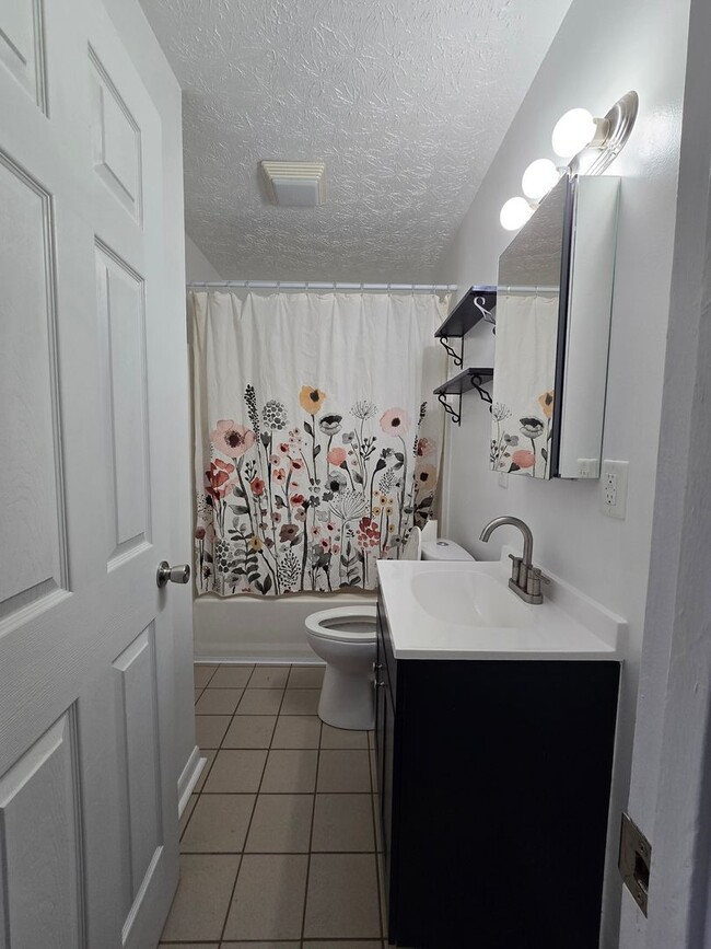 Building Photo - Updated 3-Bedroom Home in Owensboro’s Midtown East!