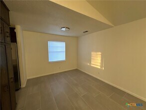 Building Photo - 2207 Grandon Cir