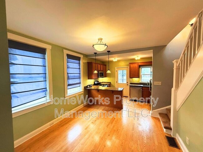 Building Photo - 2703 White Ave