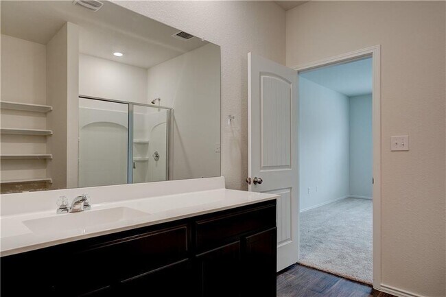 Building Photo - 14500 Fitzgibbon Dr