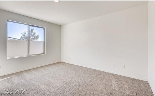 Building Photo - 610 Abrazar Ave