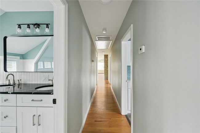 Building Photo - 450 Ocean Rd