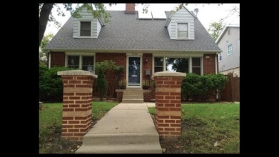 Building Photo - 7710 W Keefe Ave