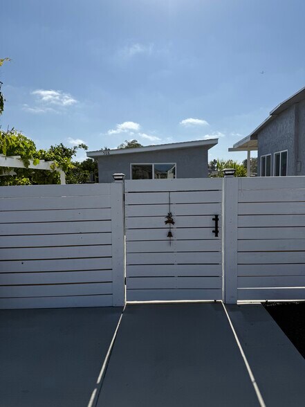 Building Photo - 508 Leghorn Ave