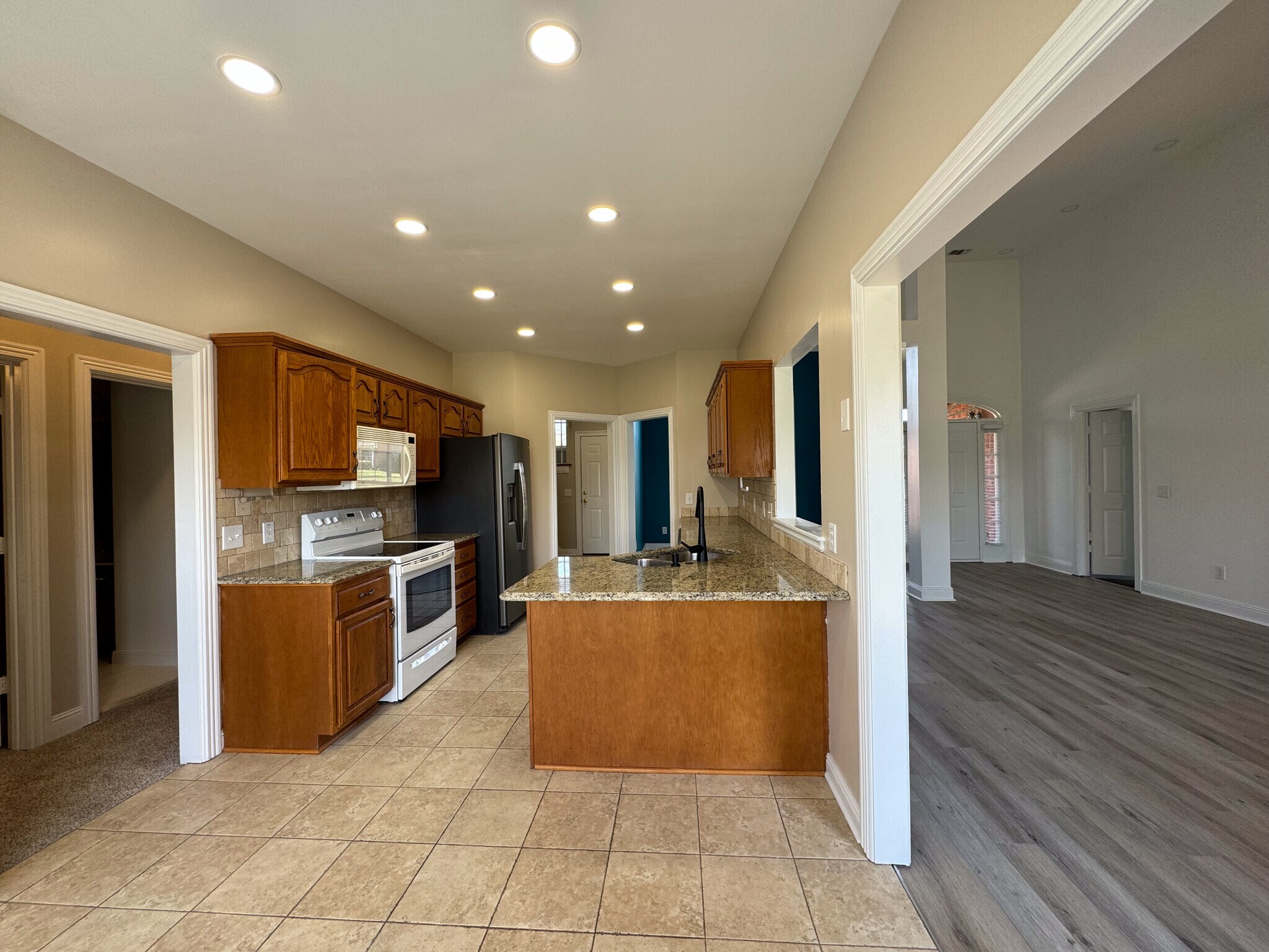 Building Photo - 806 Muscogee Way