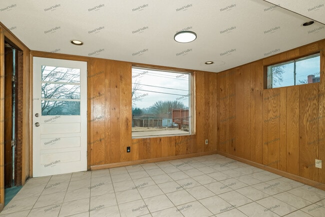 Building Photo - 11005 Patsy Dr