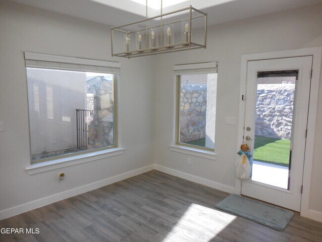 Building Photo - 7405 Norte Portugal Ln