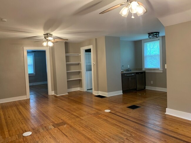 Building Photo - 1410 Calvin Ave