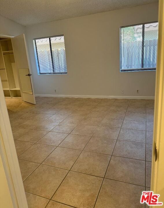 Building Photo - 40353 Sugar Bush Ct