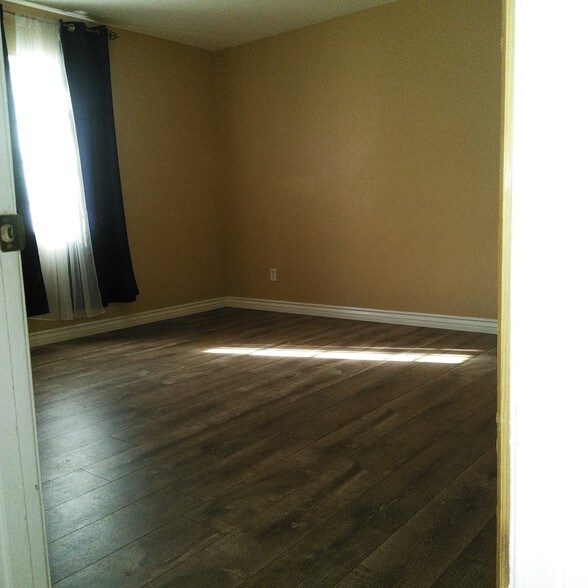 Building Photo - 8417 Avalon Blvd